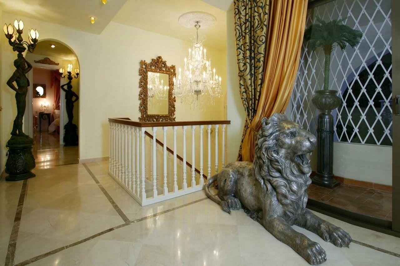 Royal Roman Empire มาร์เบยา ภายนอก รูปภาพ